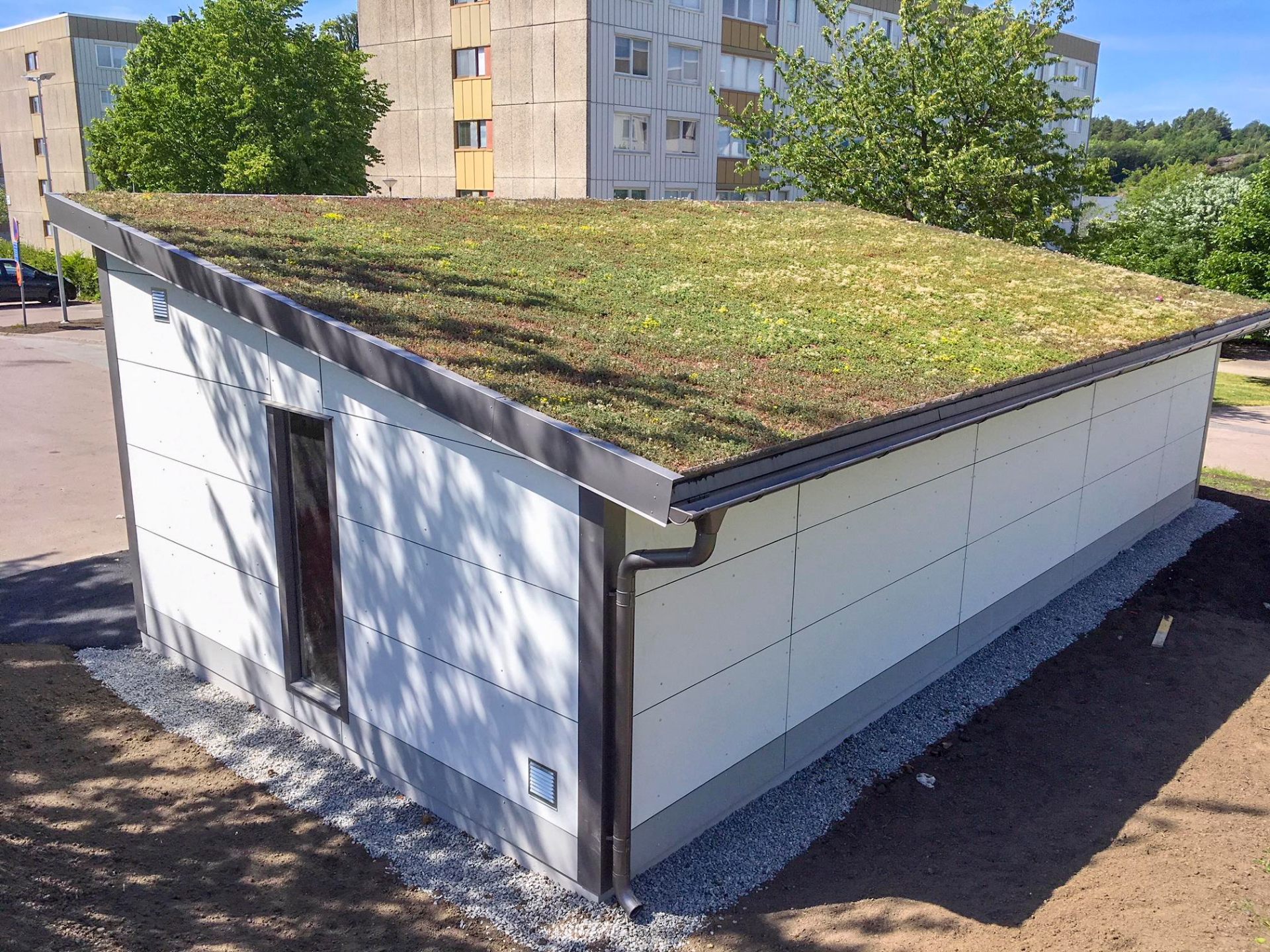 Waste house in fibre-concrete composite